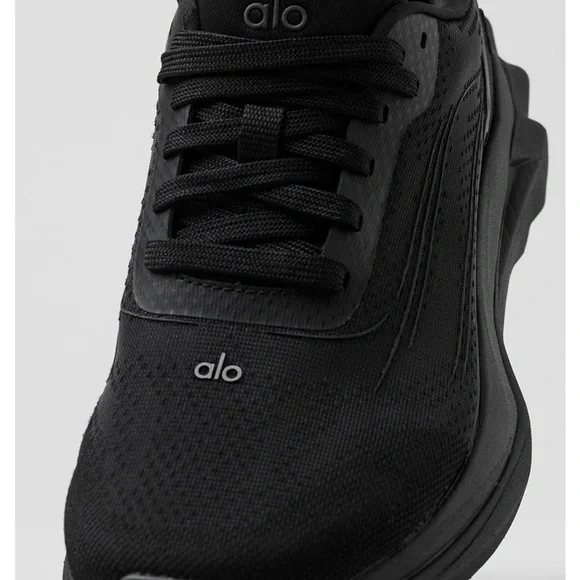 ALO Yoga Runners Black/Black Unisex 8W-6.5M NEW WITH TAGS Alo Runner Unisex Shoes in Black - E-SEVEN STORE main image 2
